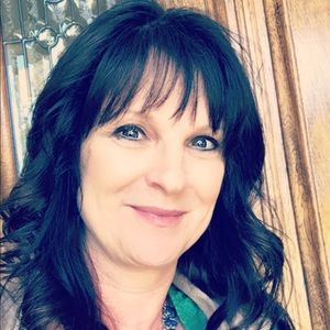 Meet your Posher, Debra